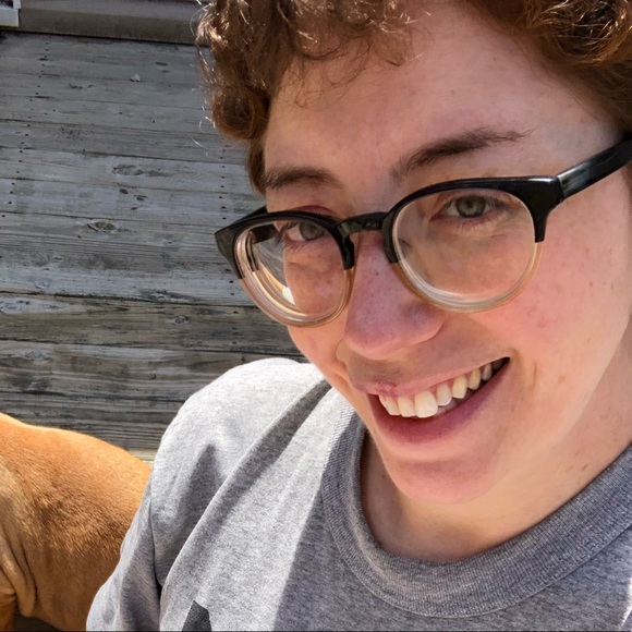 Meet your Posher, Amanda - Picture 2 of 2